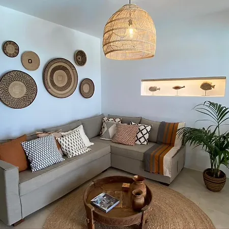 Дом отдыха Ypsilon Naxos - Luxury House With Amazing Sea View & Private Pool Айя-Анна